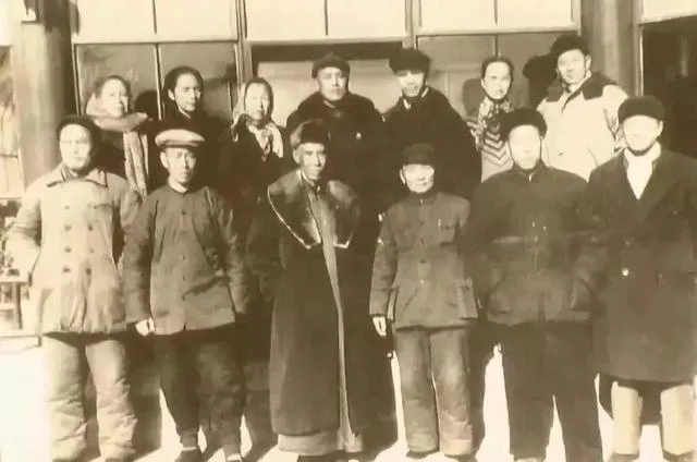 The Origins of Yiquan & The Legendary Wang Xiangzhai 3 Yiquan Founder Wang Xiangzhai group photo